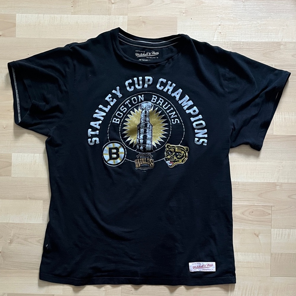 Mitchell & Ness Boston Bruins Champions Tee